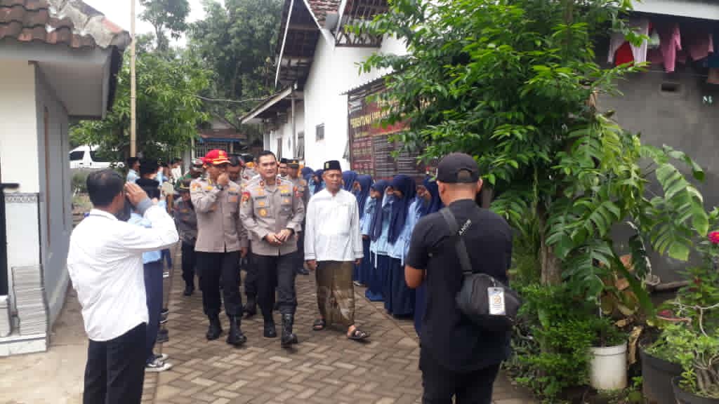 Kasespimma dan Serdik Sespimma Polri Angkatan 74 Gelar Bakti Sosial di Yayasan Yatim Piatu Al-Ikhlas Sukorejo