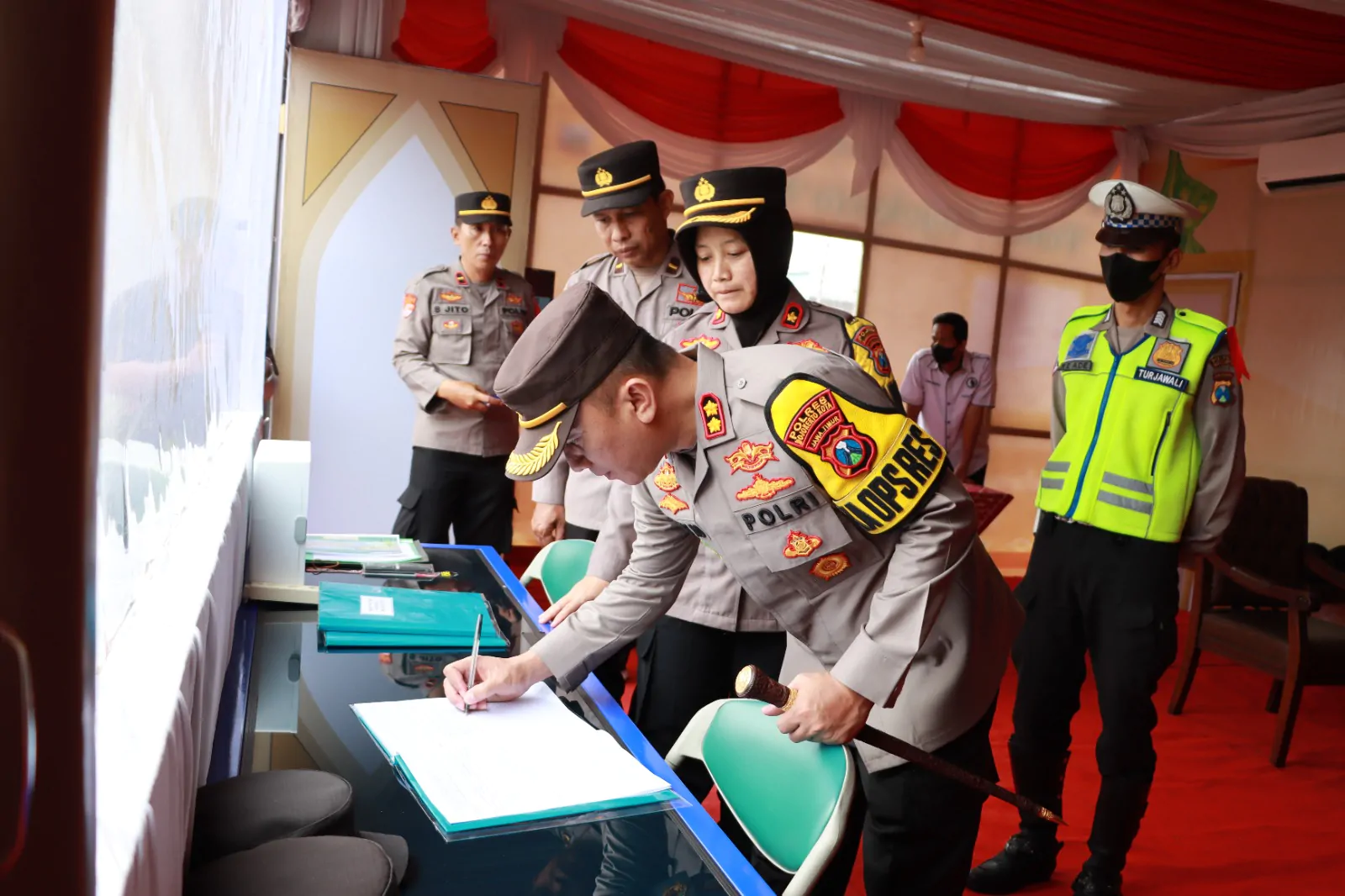 Kapolres Mojokerto Tinjau Kesiapan Petugas Pospam Dan Posyan, Pastikan Mudik Aman Berkesan