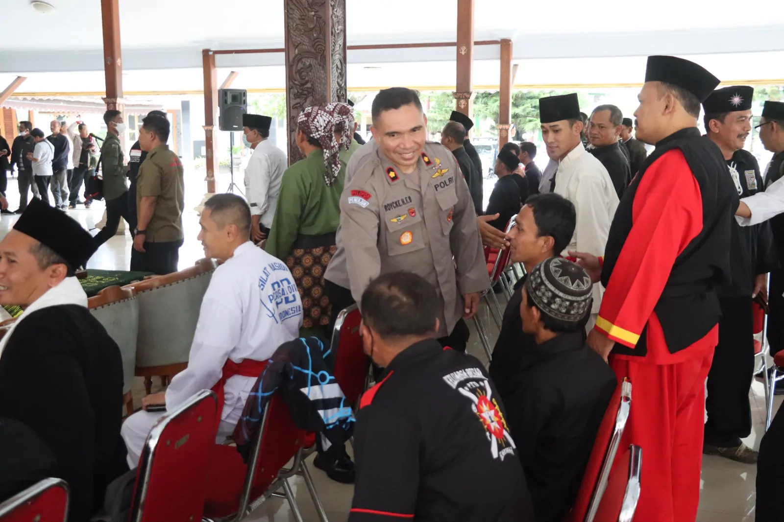 Polisi Bersama TNI Dan Forkopimda Fasilitasi Perguruan Silat Sekabupaten Blitar Gelar Deklarasi Damai