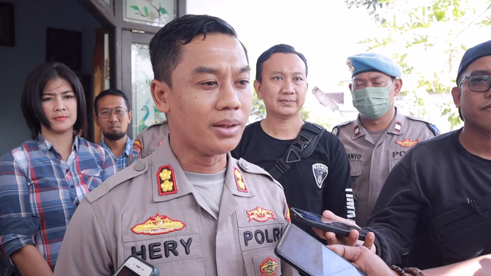 Polres Jember Amankan Tersangka Penjualan Benih Lobster Tampa Izin