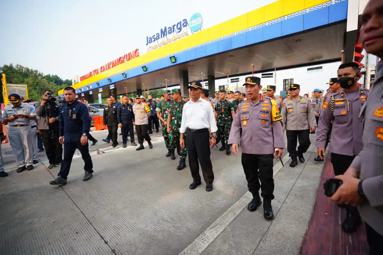 Tinjau Mudik Di Jateng, Kapolri Instruksikan Mantap Sosialisasi Rekayasa Lalin Dan Pengaturan Rest Area