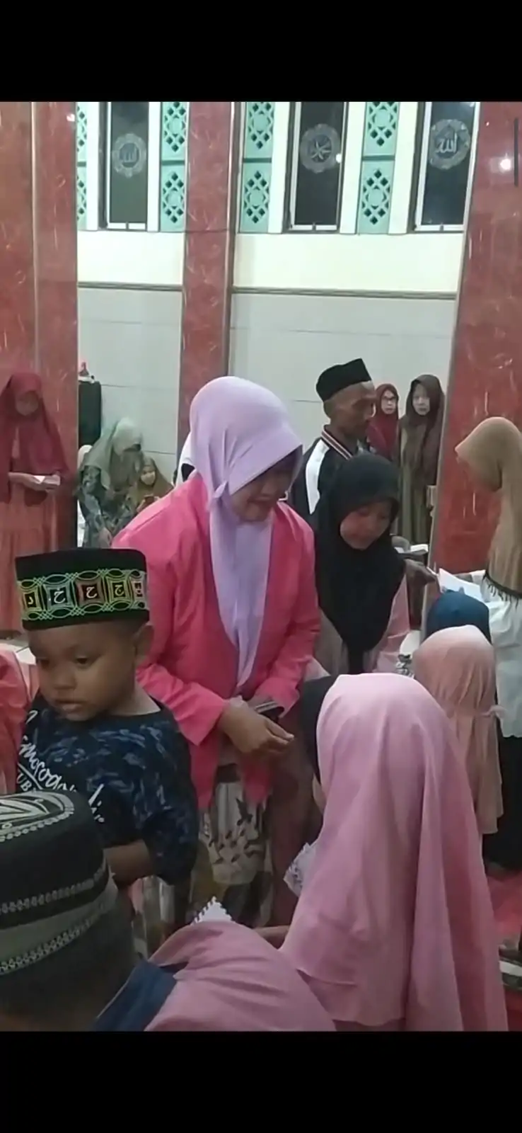 Peringati 10 Muharrom Dengan Santunan Anak Yatim Di Masjid Rodhtul Jannah Rodowo Beji