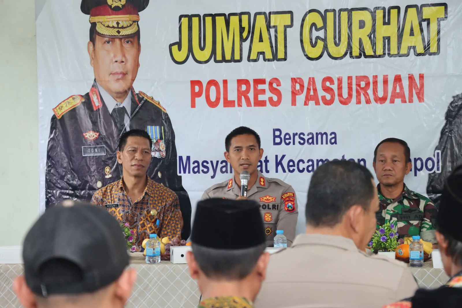 Sebagai Ajang Curhat, Kapolres Pasuruan Menggelar Jum’at Curhat Bersama Masyarakat
