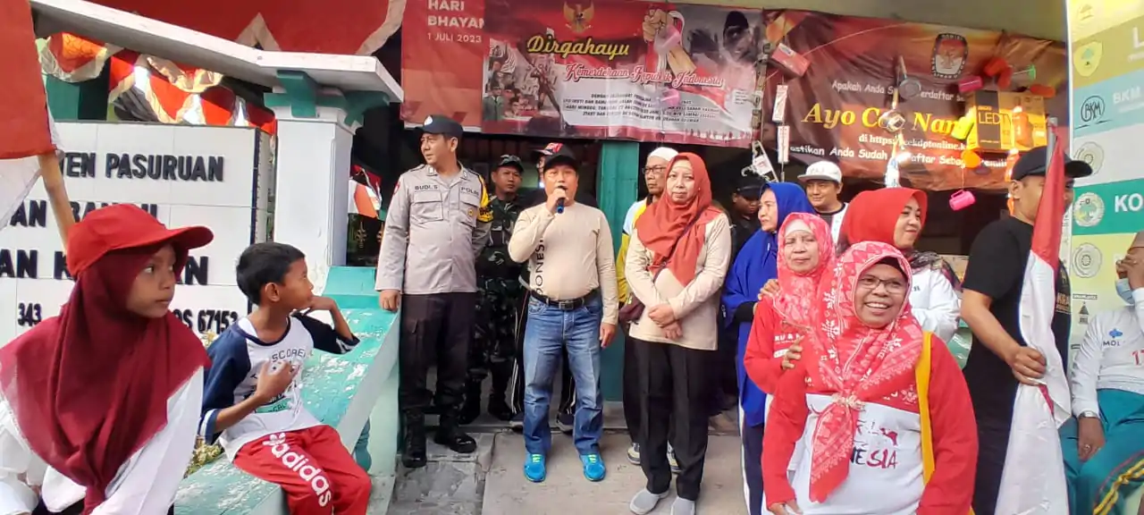 Memeriahkan HUT RI Ke-78 PHBN Kelurahan Kauman Adakan Jalan Sehat