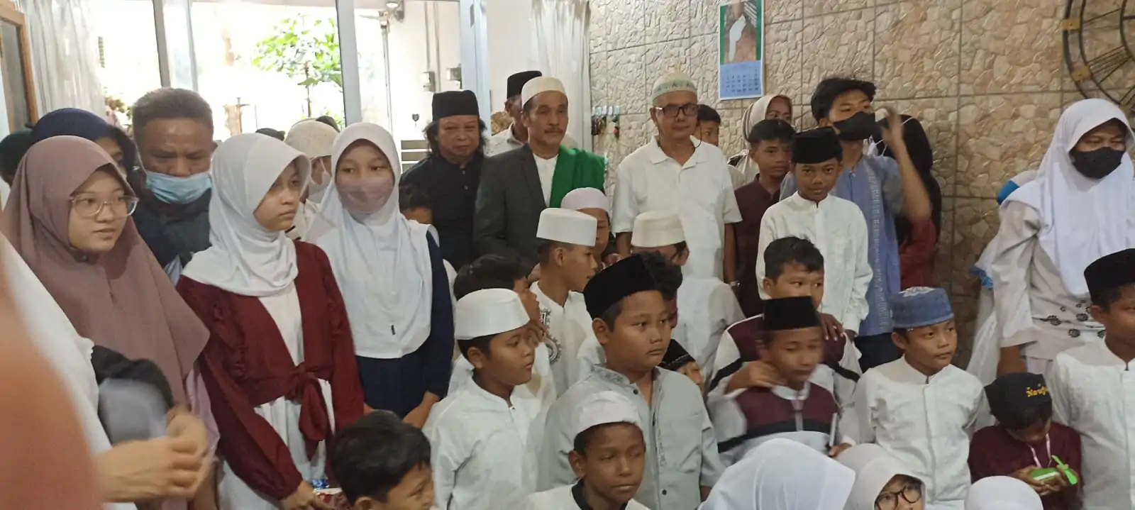 MIO Dan APIKI  Adakan Santunan Yatim Dan Dhuafa