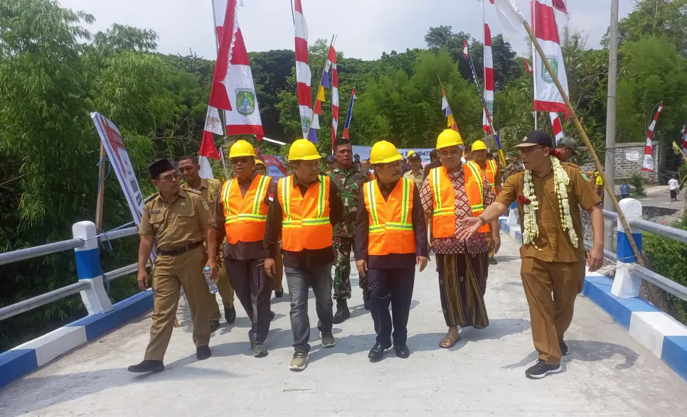 Jembatan Nurul Ngipik Yang Menghubungkan Kecamatan Pandaan Dan Gempol Diresmikan Pj Bupati Pasuruan
