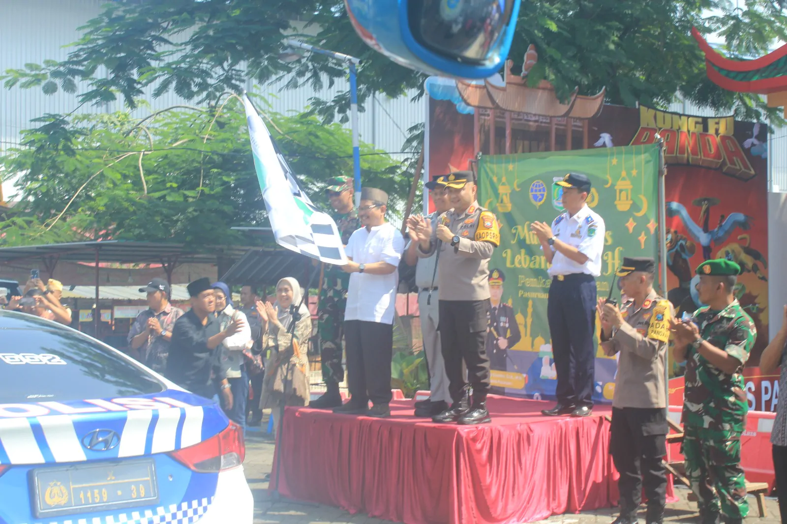 Wujudkan Rasa Aman Lancar, Kapolres Pasuruan Bersama Bupati Lepas Mudik Gratis
