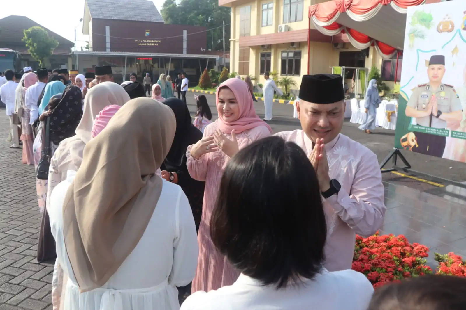 Kapolres Pasuruan Gelar Sholat Idul  Fitri 1445 H, Bersama Keluarga Besar Polres Pasuruan Di Masjid Rofiqul Ummah