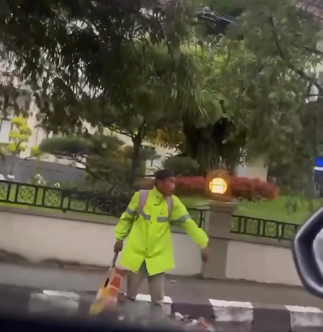 Polisi Amankan Pria Pukul Pemotor Menggunakan Gitar Saat mudik Lebaran Di Malang