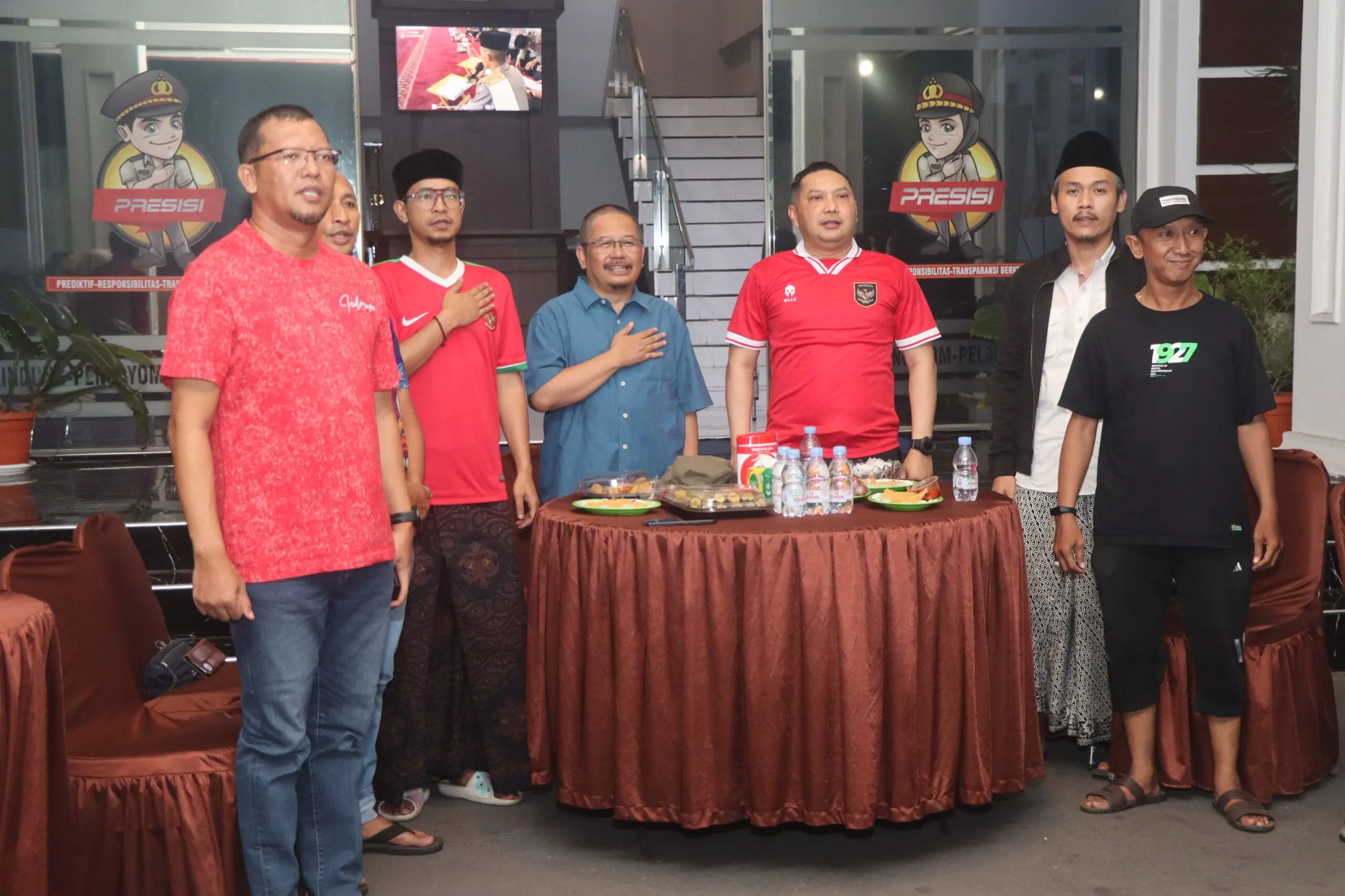 Nobar Semifinal Timnas Indonesia U-23, Ratusan Supporter Garuda Padati Mapolres Pasuruan