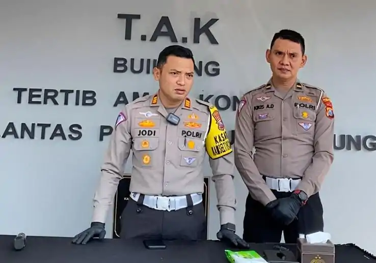Polisi Berhasil Amankan Pengemudi Yang Lari Usai Tabrak Rumah Warga Di Tulungagung