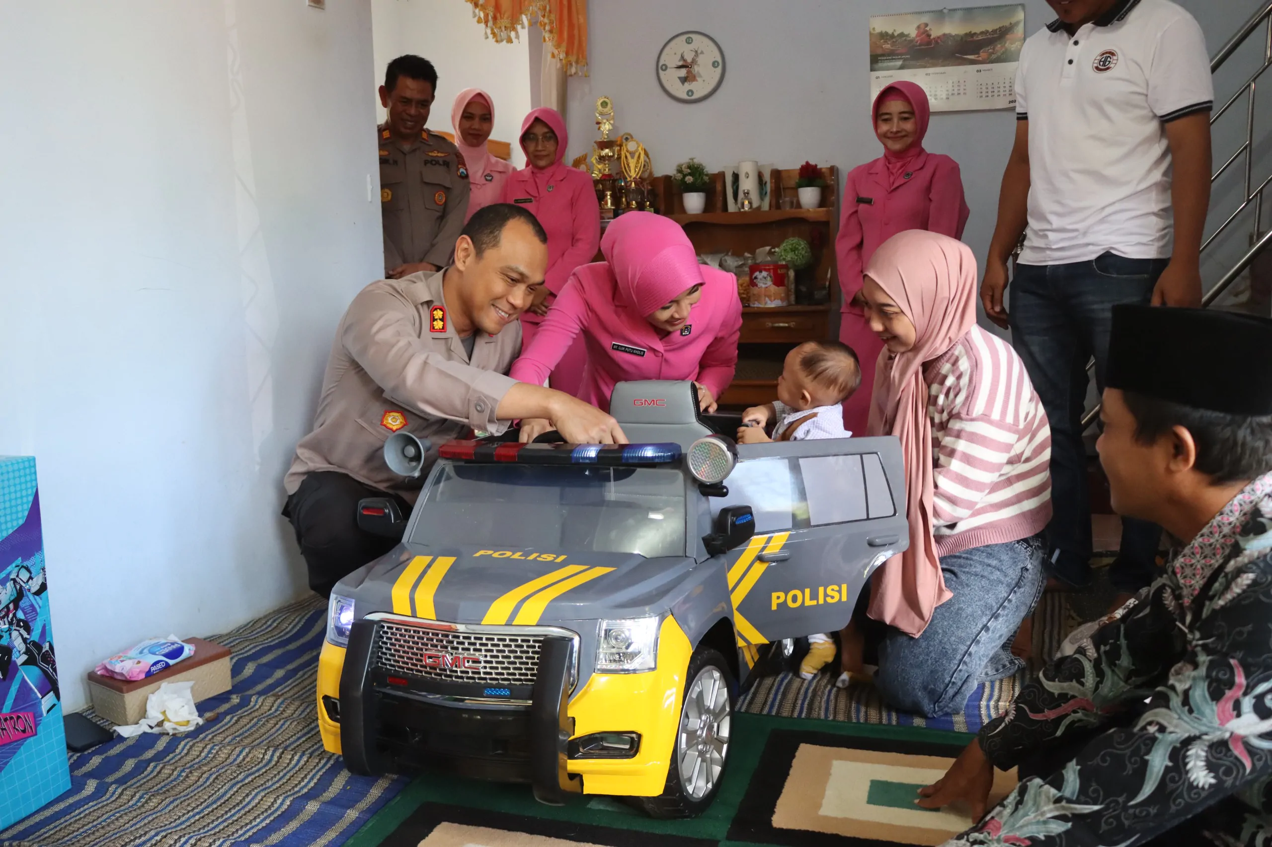 Jumat Curha. Polres Malang Silaturahmii  Kembalikan Seyum Korban Kanjuruhan