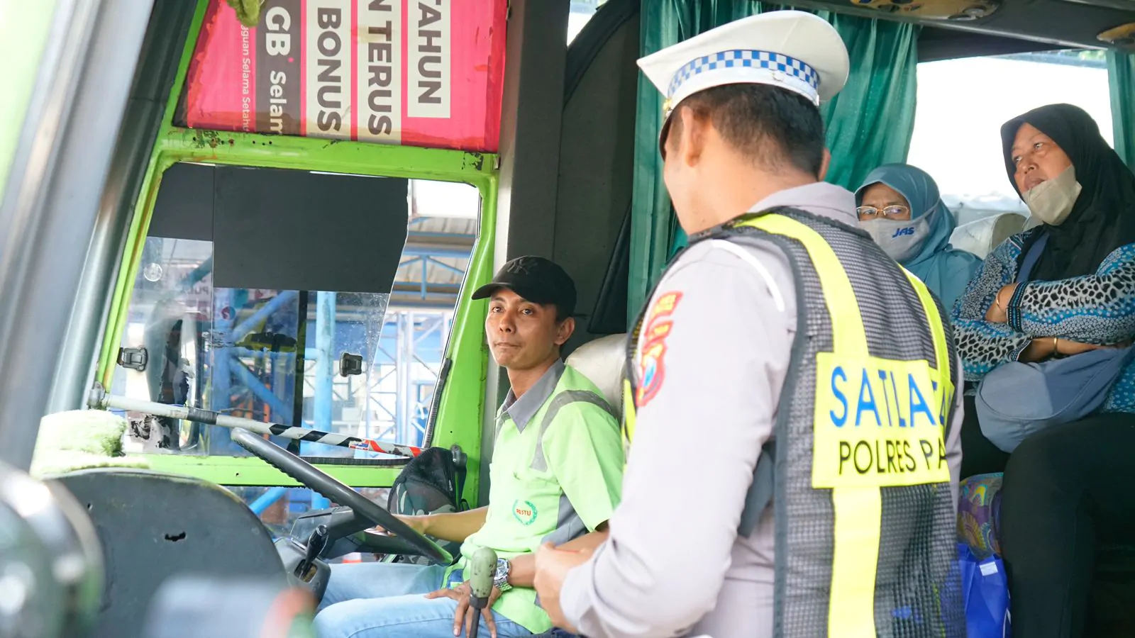 Ciptakan Kamseltibcar Lantas, Satlantas Polres Pasuruan Laksanakan Ramp Check Armada Bus