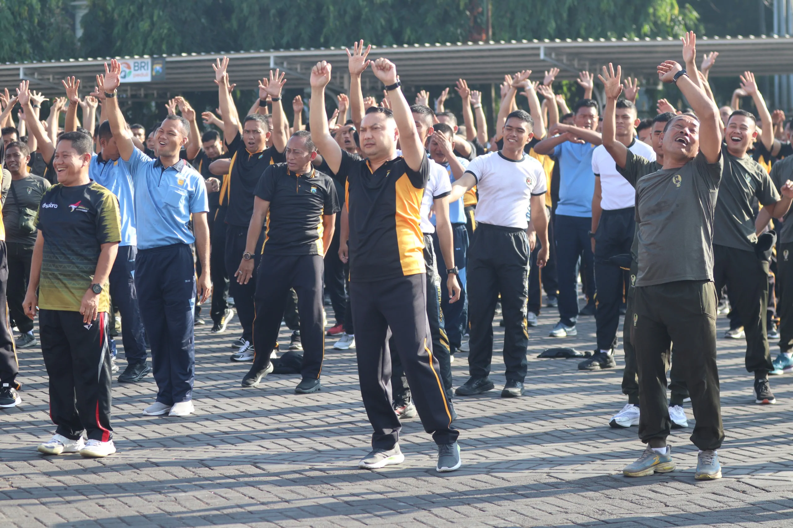 Sinergitas Tampa Batas, Polres Pasuruan Menggelar Olahraga Bersama TNI- POLRI