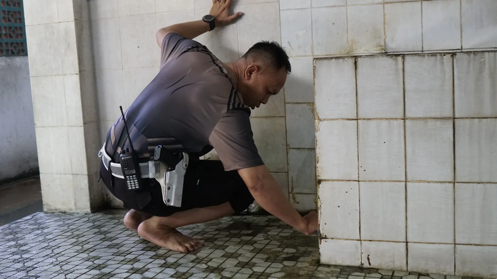 Satlantas Polres Pasuruan Gelar Bakti Relegi Dalam Rangka Hari Bhayangkara Ke- 78
