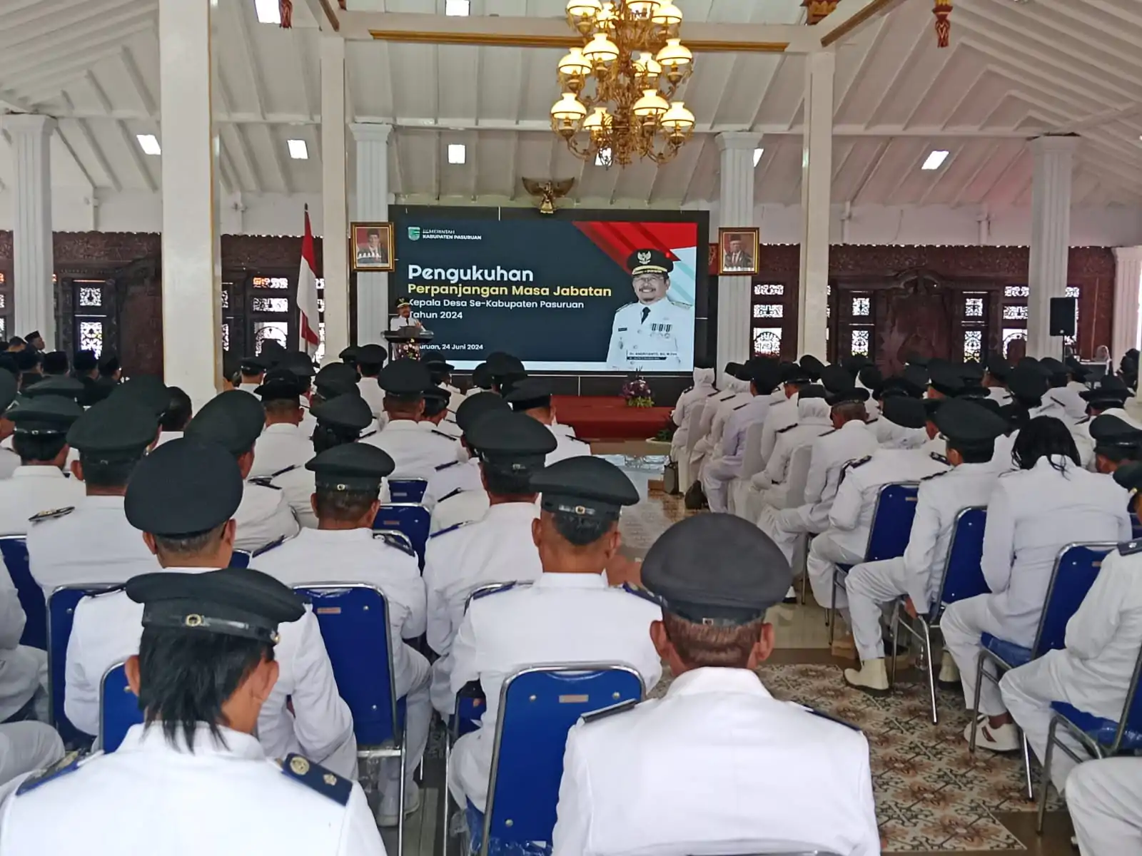 PJ Bupati Serahkan 329 SK Perpanjangan Masa Jabatan Kepala Desa Se-kabupaten Pasuruan
