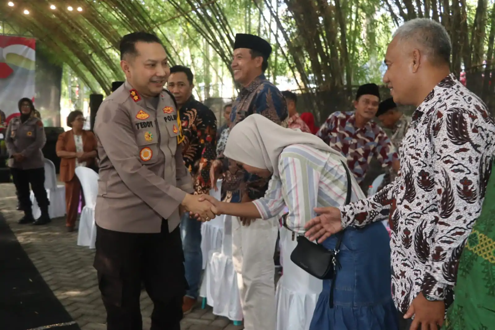 Hari Bhayangkara Ke-78, Polres Pasuruan Gelar Jum’at Curhat Dan Penebaran Benih Ikan Di Sungai