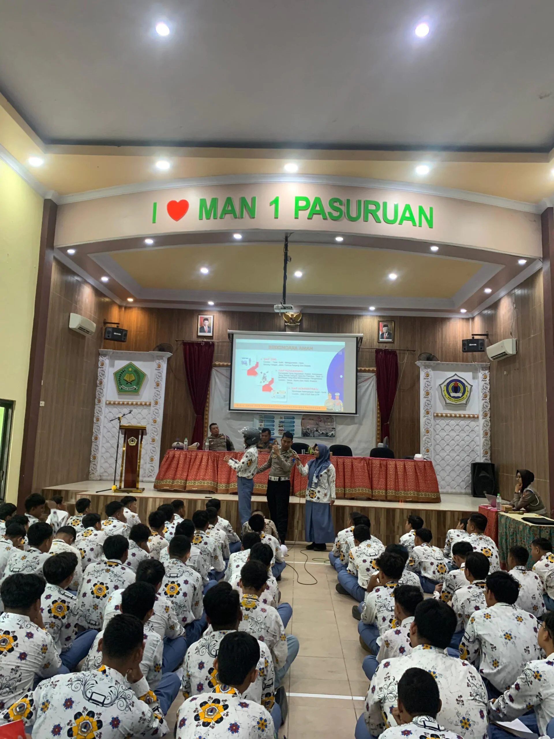 Wujudkan Sadar Berlalu Lintas, Satlantas Polres Pasuruan Sosialisasi Safety Riding Di Sekolah