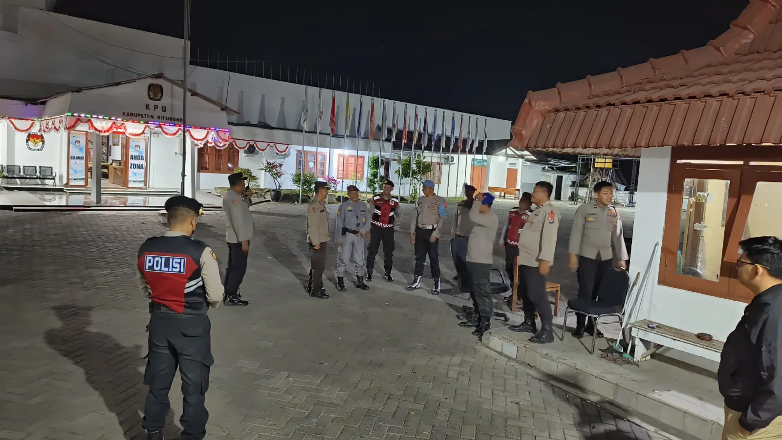 Polres Situbondo Tingkatkan Patroli dan Penjagaan di Kantor KPU*