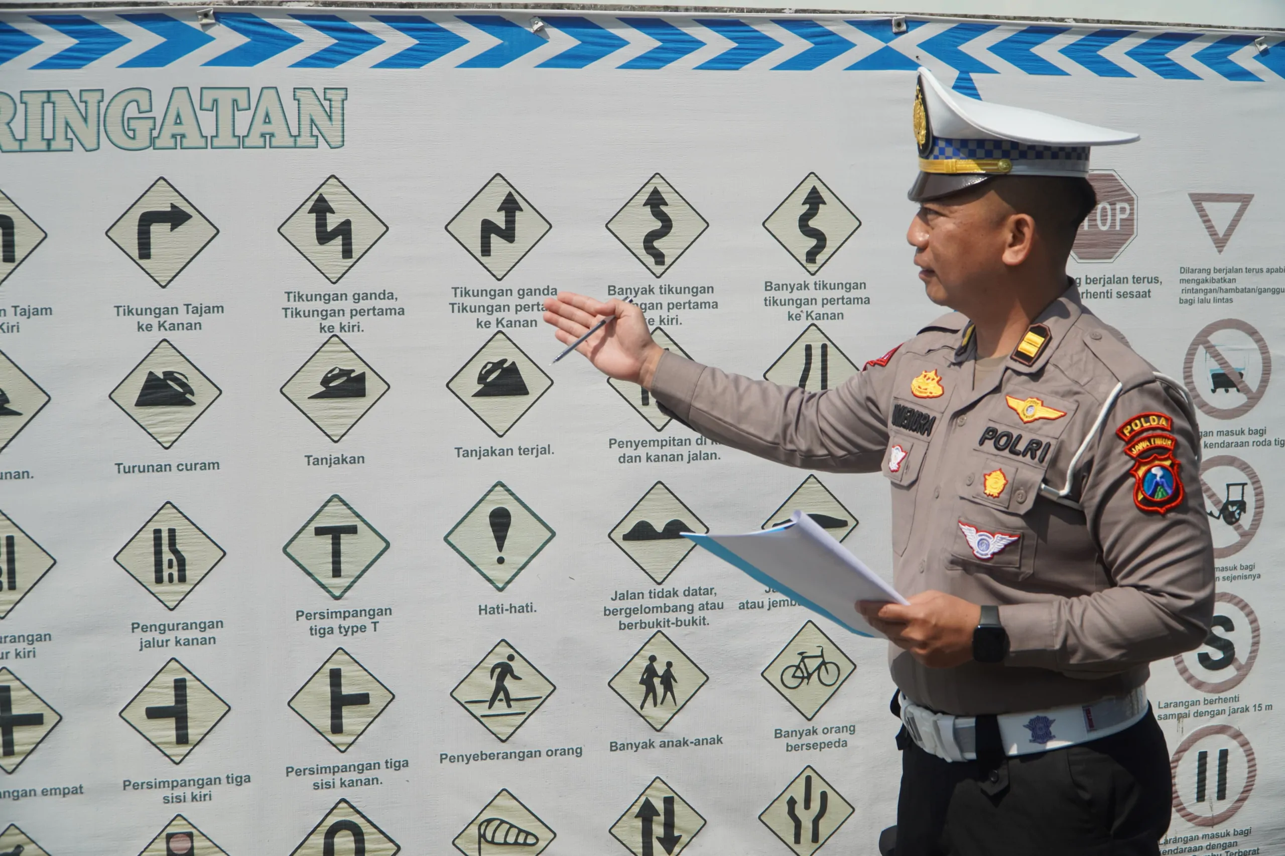 Kasat Lantas Polres Pasuruan Apresiasi Kampung Lalu Lintas TPI, Berharap Jadi Contoh Bagi Desa Lain