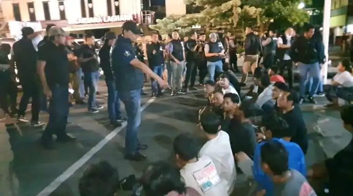 Operasi Tumpas Narkoba Semeru 2024, Polres Tanjungperak Amankan 24 Orang di Jl. Kunti Surabaya