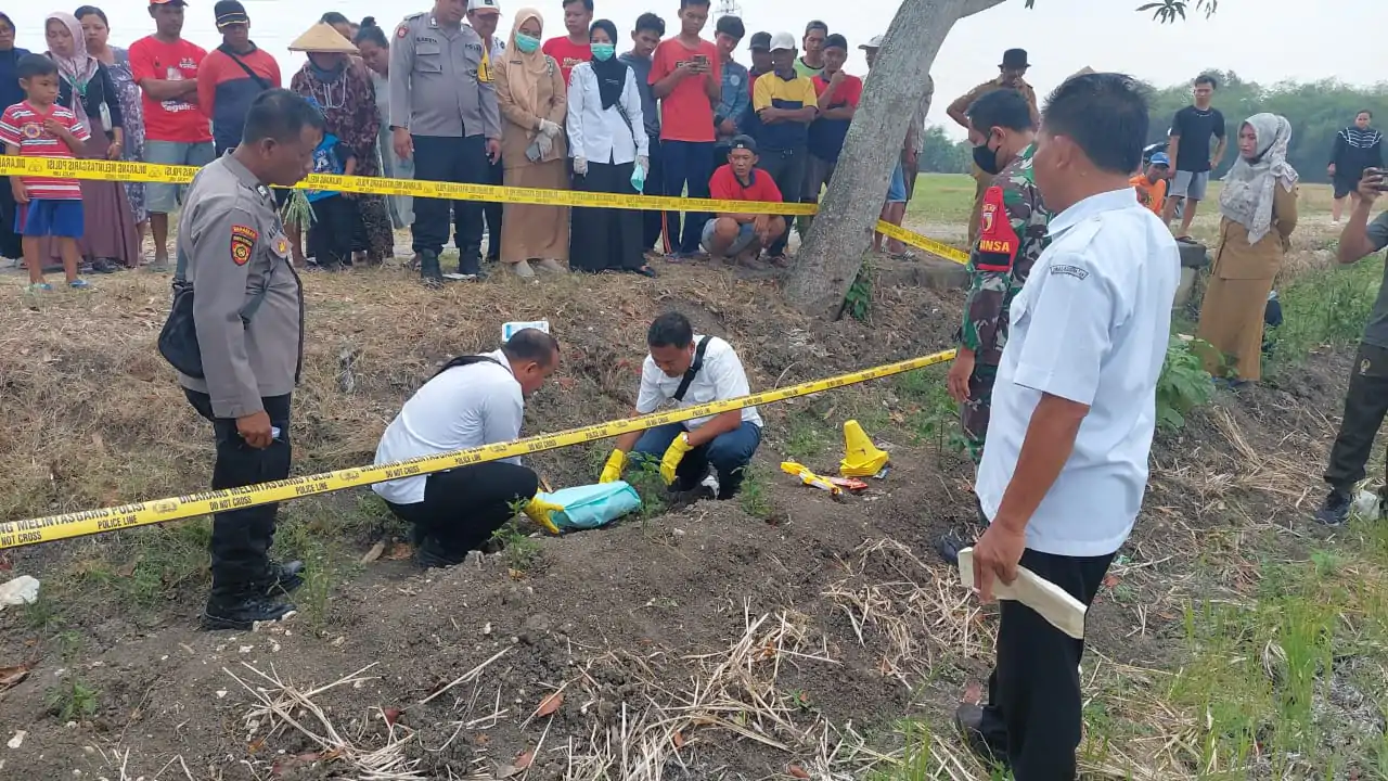Polisi Berhasil Amankan Pasangan Kekasih Diduga Kuburkan Bayi di Area Persawahan Bojonegoro