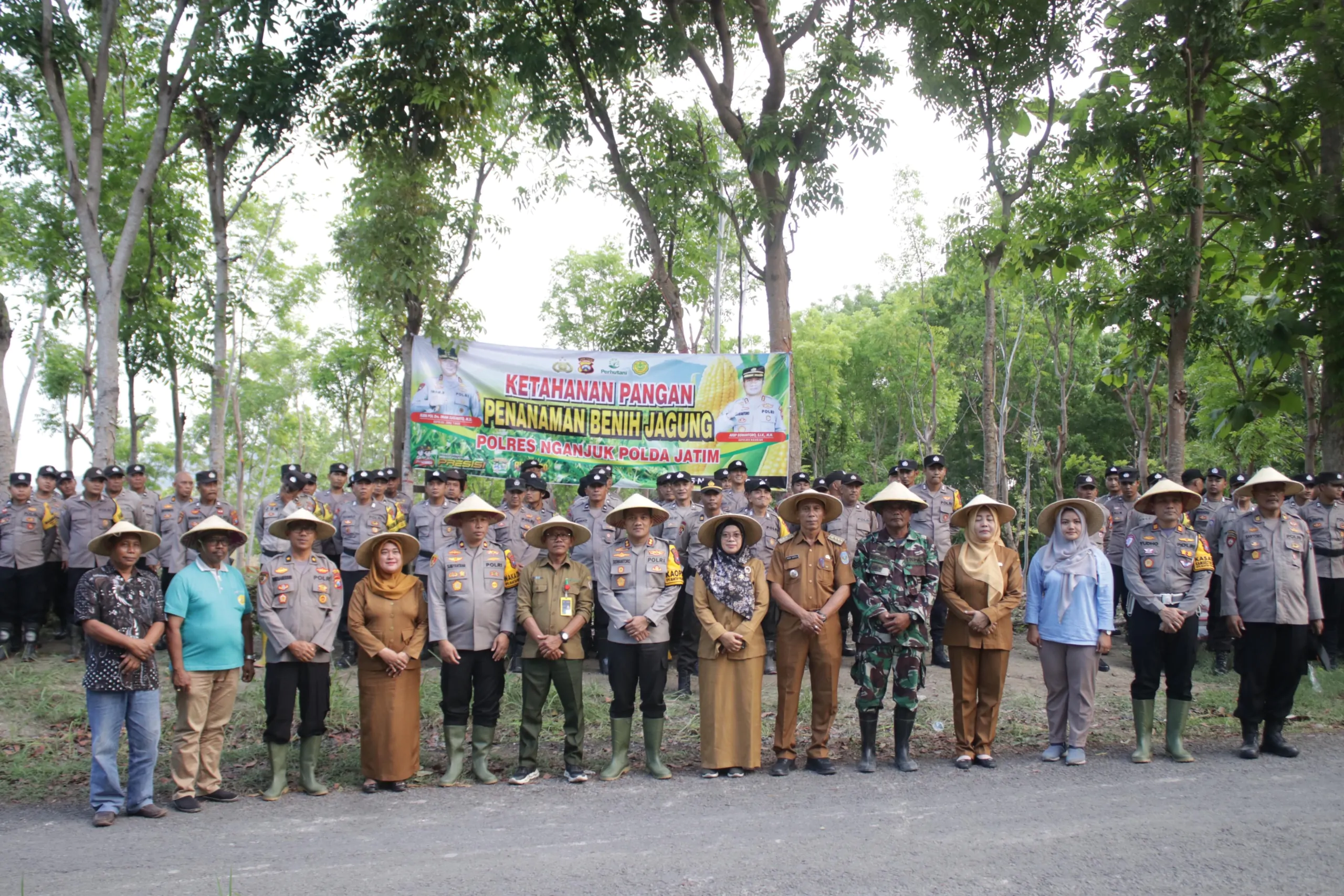 Polres Nganjuk Dorong Ketahanan Pangan Melalui Penanaman Jagung dan Budidaya Ikan di Lahan 12,2 Hektare