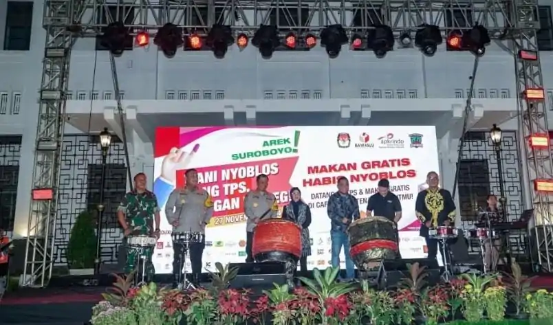 Warga Antusias Sambut Program Makan Gratis “Mari Nyoblos Mangan Wareg” di Kota Surabaya
