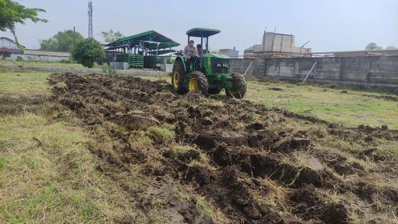 Wujudkan Ketahanan Pangan Polresta Sidoarjo Buka Lahan Tidur Jadi Produktif
