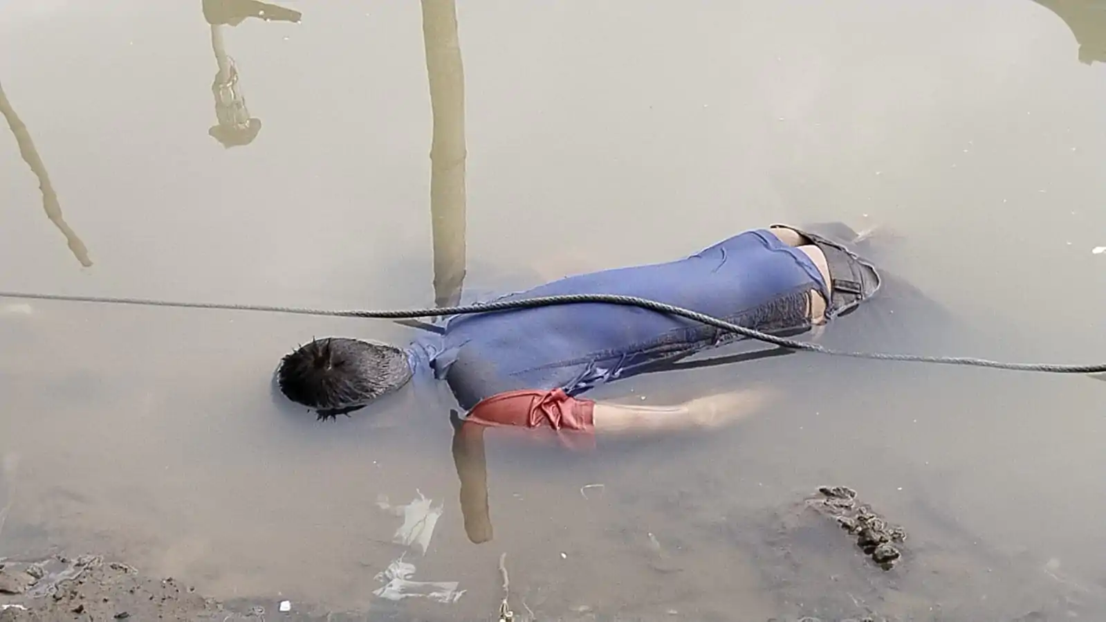 Geger Penemuan Mayat Laki-laki Mengapung di Sungai Desa Penambangan Kecamatan Pajarakan