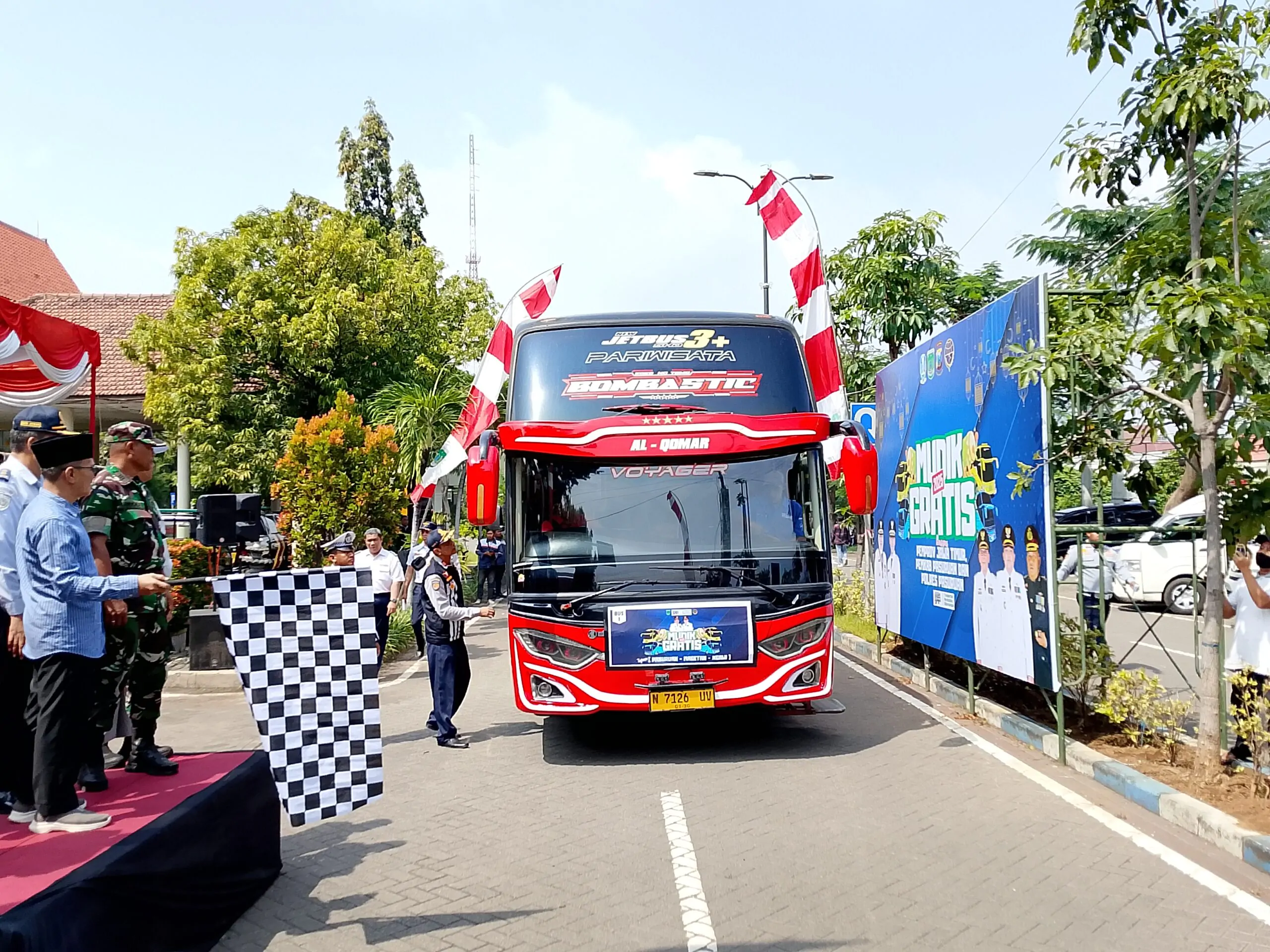Wakil Bupati Pasuruan Gus Shobih Berangkatkan 240 Peserta Mudik ke 5 Jurusan