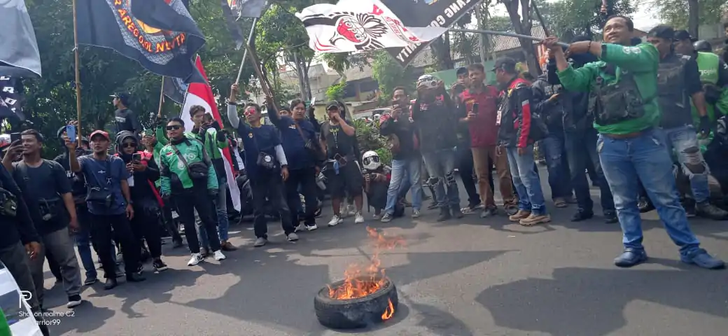 Terkait Aksi Demo Ojol Di Surabaya pada 20 Mei 2025,Ini poin Yang Jadi Tuntutan!