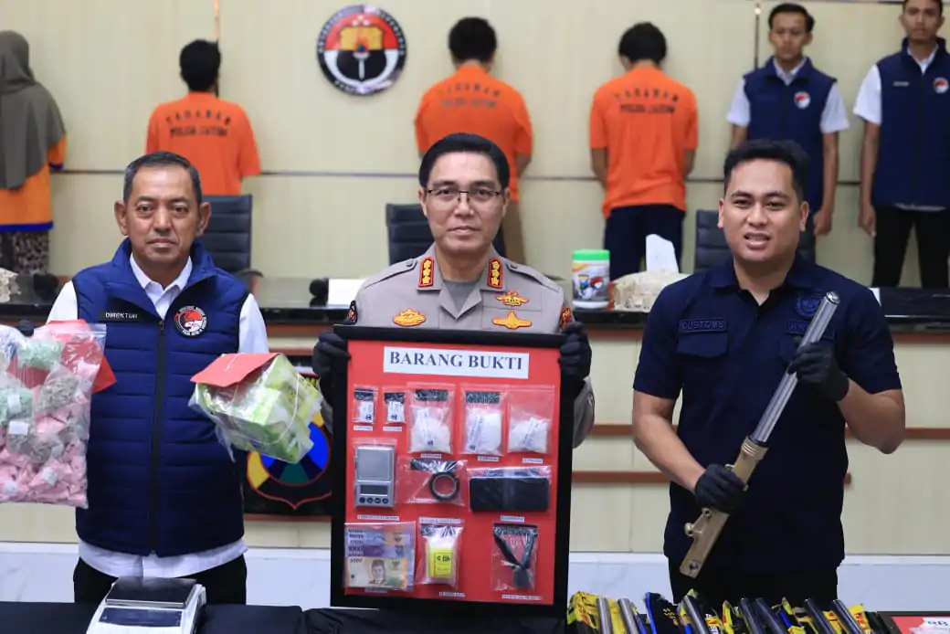 Polda Jatim Berhasil Ungkap Peredaran Narkoba Jaringan Internasional 4 Tersangka Diamankan