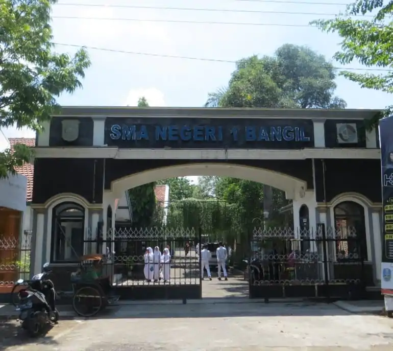 Resmi Beroperasi Mandiri, SMAN Taruna Madani dan SMAN 1 Bangil Siap Cetak Generasi Unggul Nasional