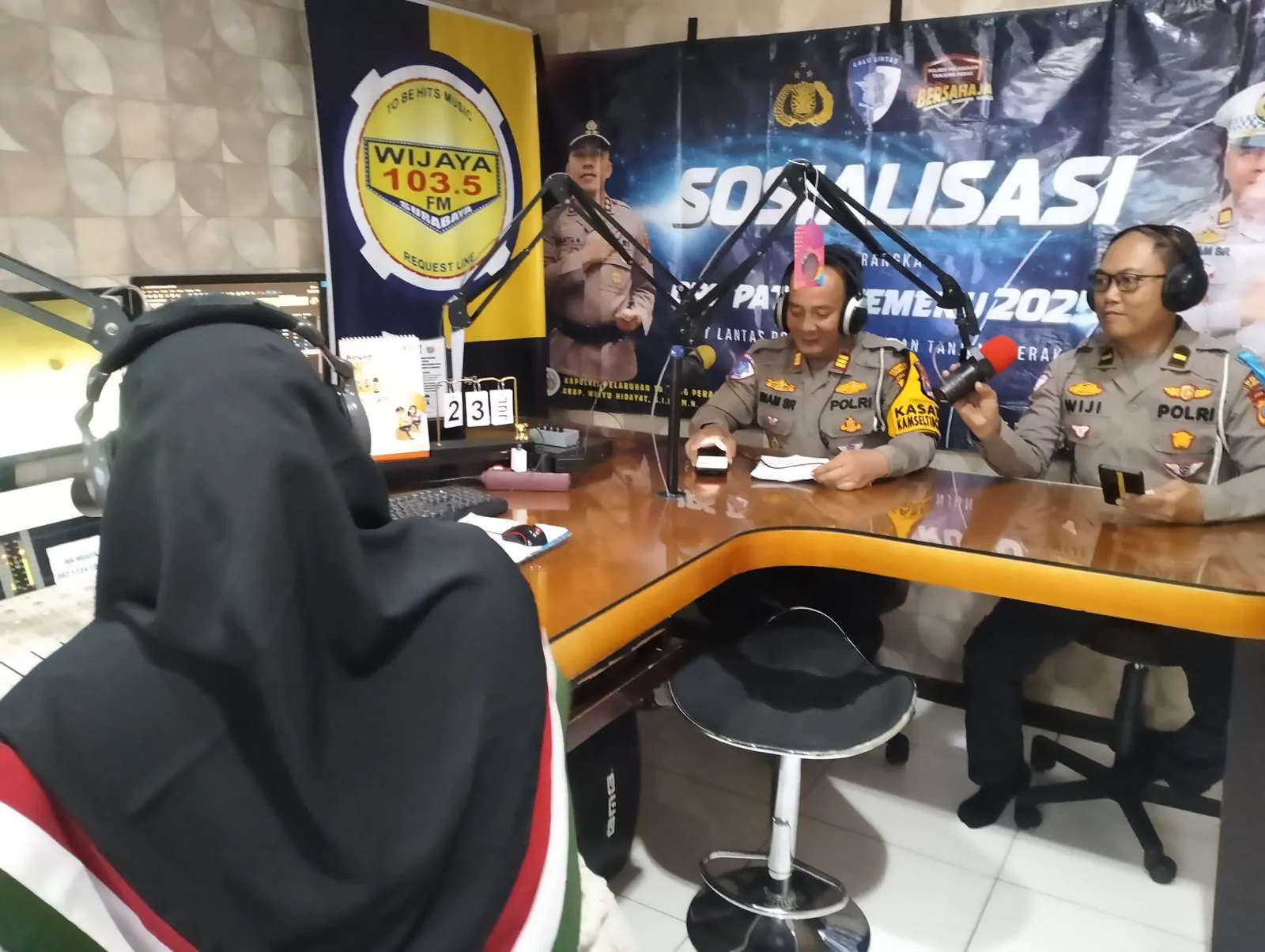 Bersama Media Polres Pelabuhan Tanjungperak Gencarkan Sosialisasi Operasi Patuh Semeru 2025