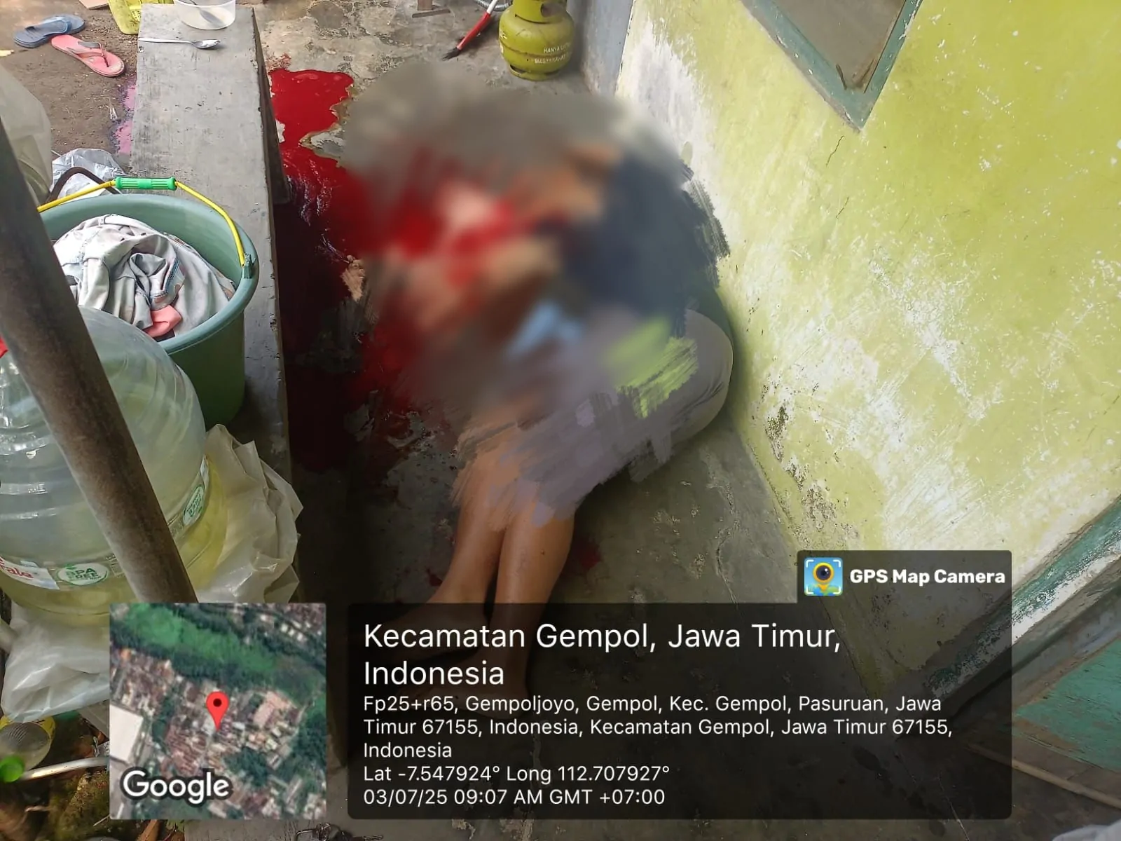 Tragis di Gempol: Pria Ditemukan Tewas Bersimbah Darah di Halaman Kos