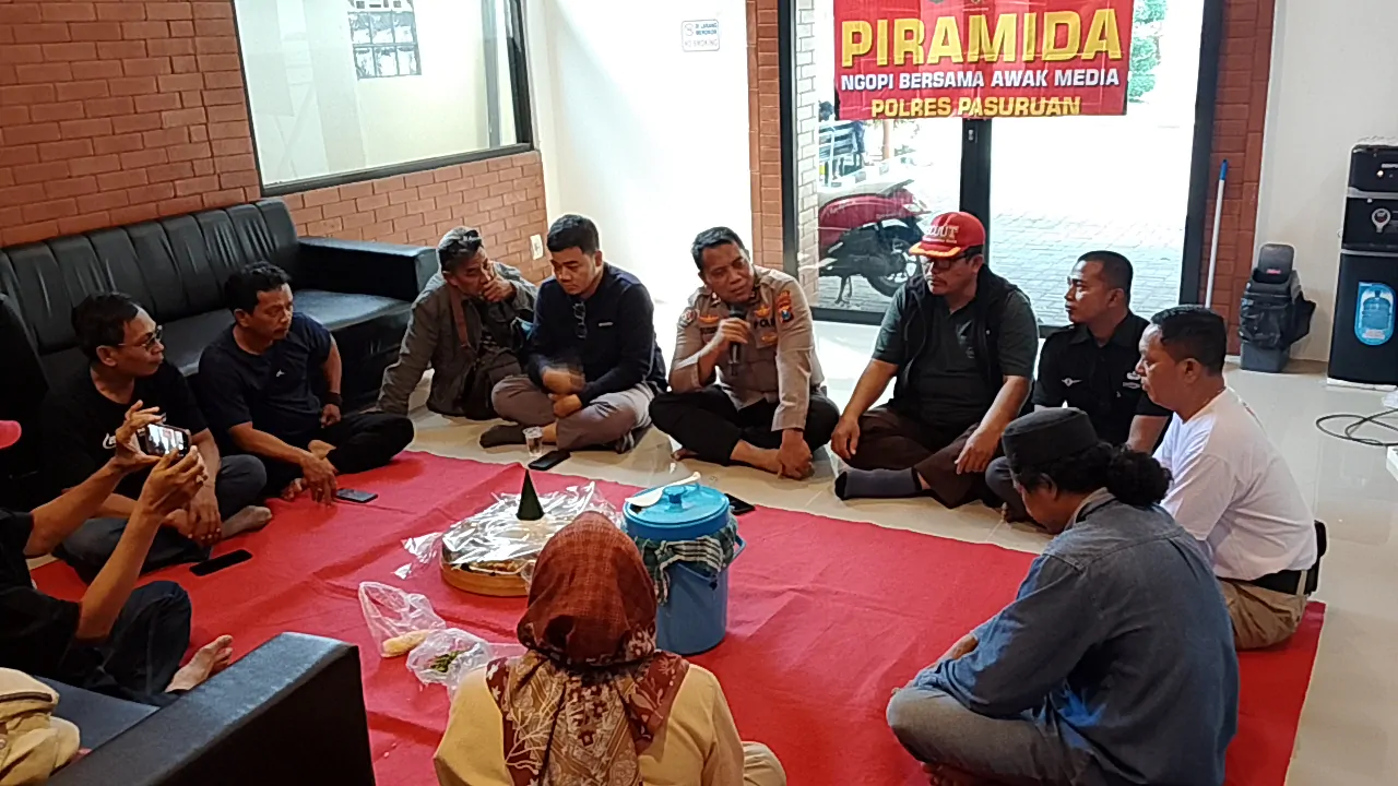 Ngopi Bersama Awak Media, Polres Pasuruan Perkuat Sinergi di HUT Bhayangkara ke-79
