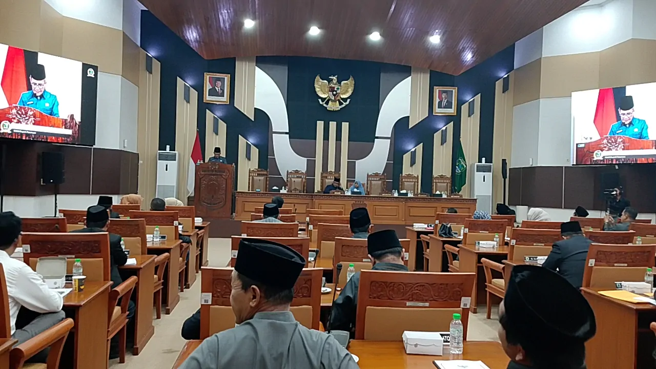 Rapat Paripurna DPRD Kabupaten Pasuruan Bahas Perubahan APBD 2025, Fraksi-Fraksi Sampaikan Pandangan Umum