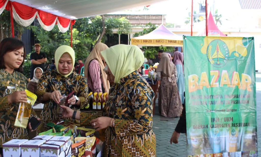 Bazar Murah Meriah Warnai HUT IAD ke-XXV dan Hari Bhakti Adhyaksa ke-65 di Kejari Pasuruan