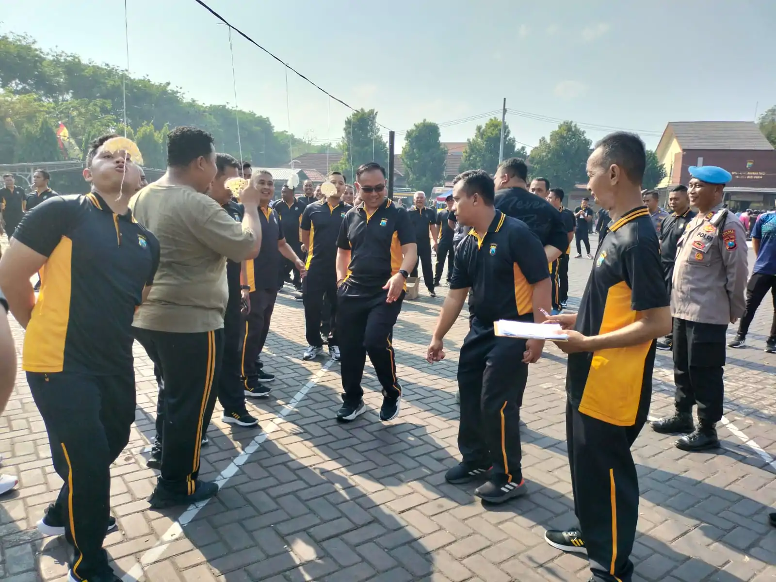 Polres Pasuruan Pererat Hubungan dengan Masyarakat Lewat Lomba HUT RI ke-80