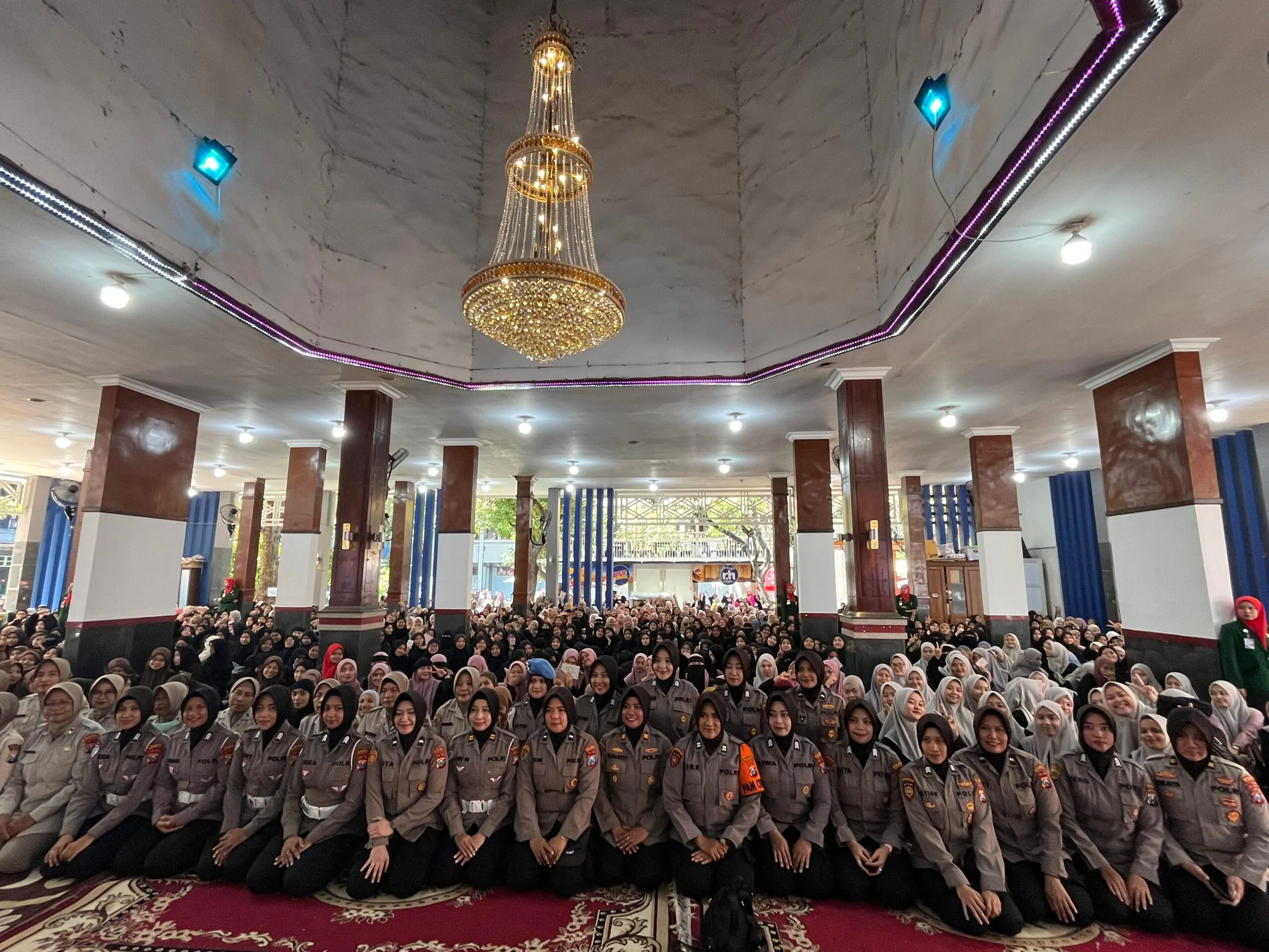 Polwan Polres Pasuruan Berikan Edukasi Keselamatan dan Pencegahan Kekerasan Asusila kepada Santri