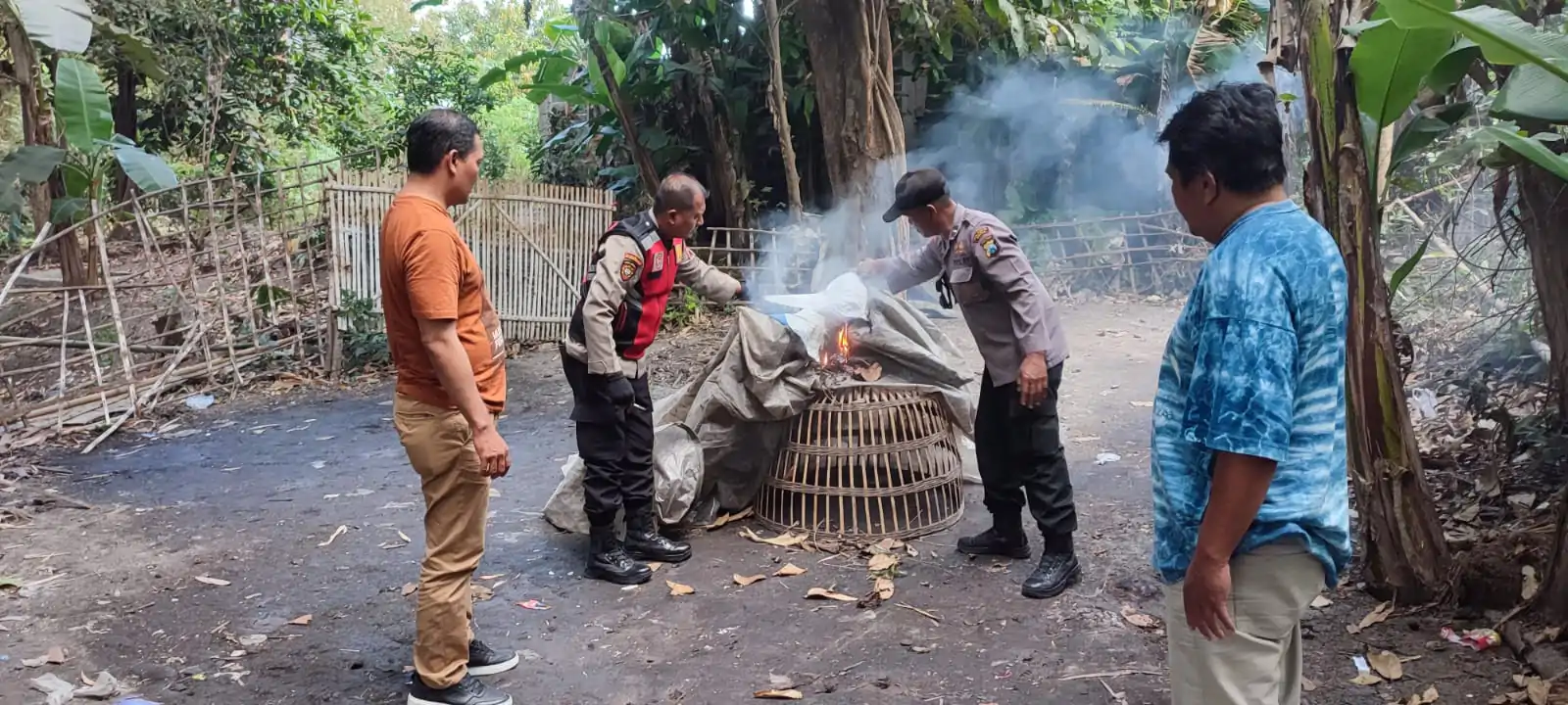 Tindaklanjuti Laporan Warga Polisi Bongkar Arena Sabung Ayam di Sidoarjo