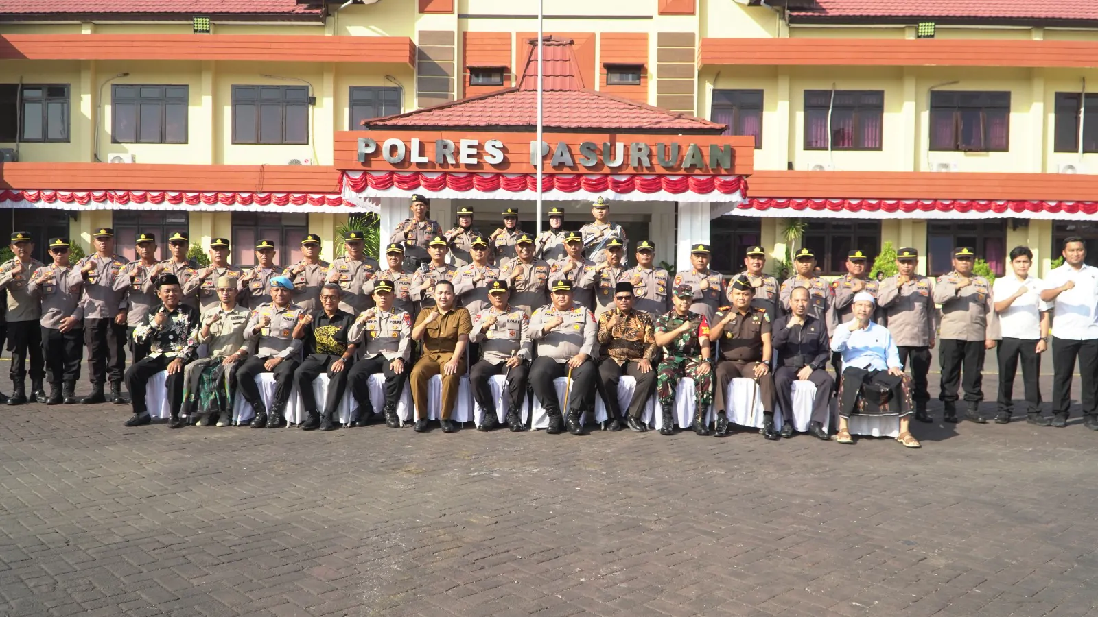 Kapolda Jatim Gelar Coffe Morning di Polres Pasuruan, Perkuat Sinergi Forkopimda dan Tokoh Masyarakat