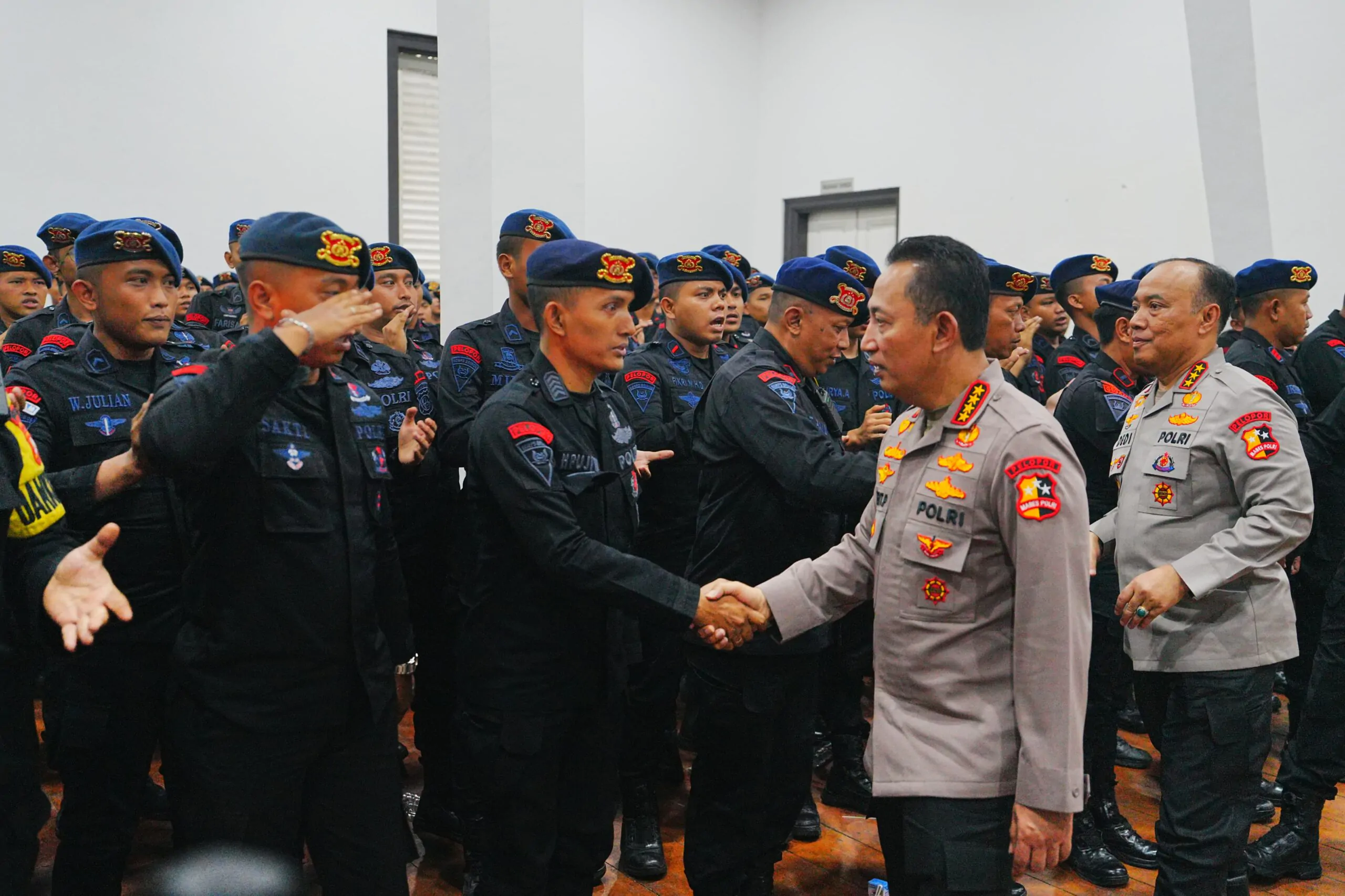 Kunjungi Mako Brimob Kwitang, Kapolri Beri Apresiasi dan Perkuat Motivasi 