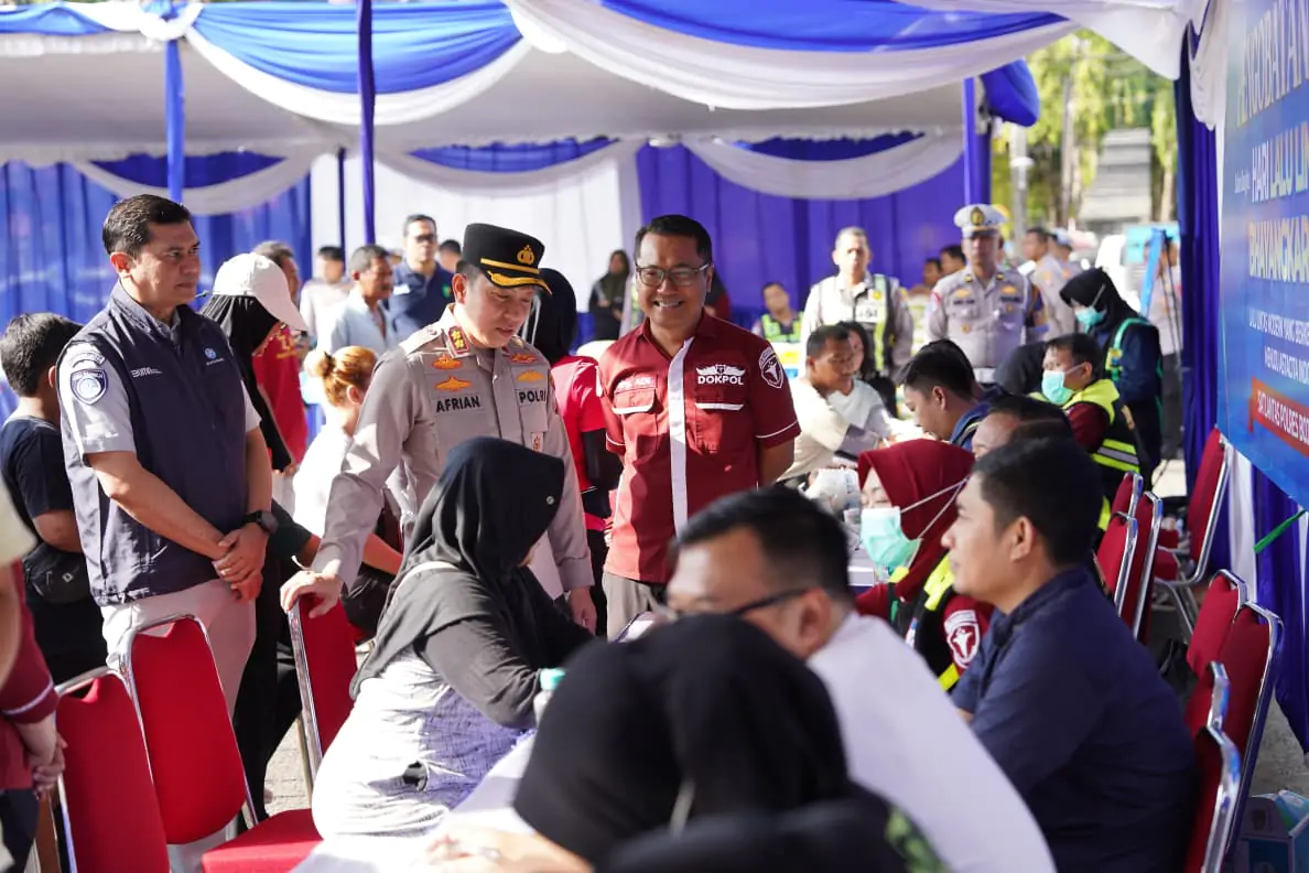 Sambut Hari Lalu Lintas Bhayangkara ke-70, Polres Bojonegoro Gelar Pasar Murah dan Donor Darah