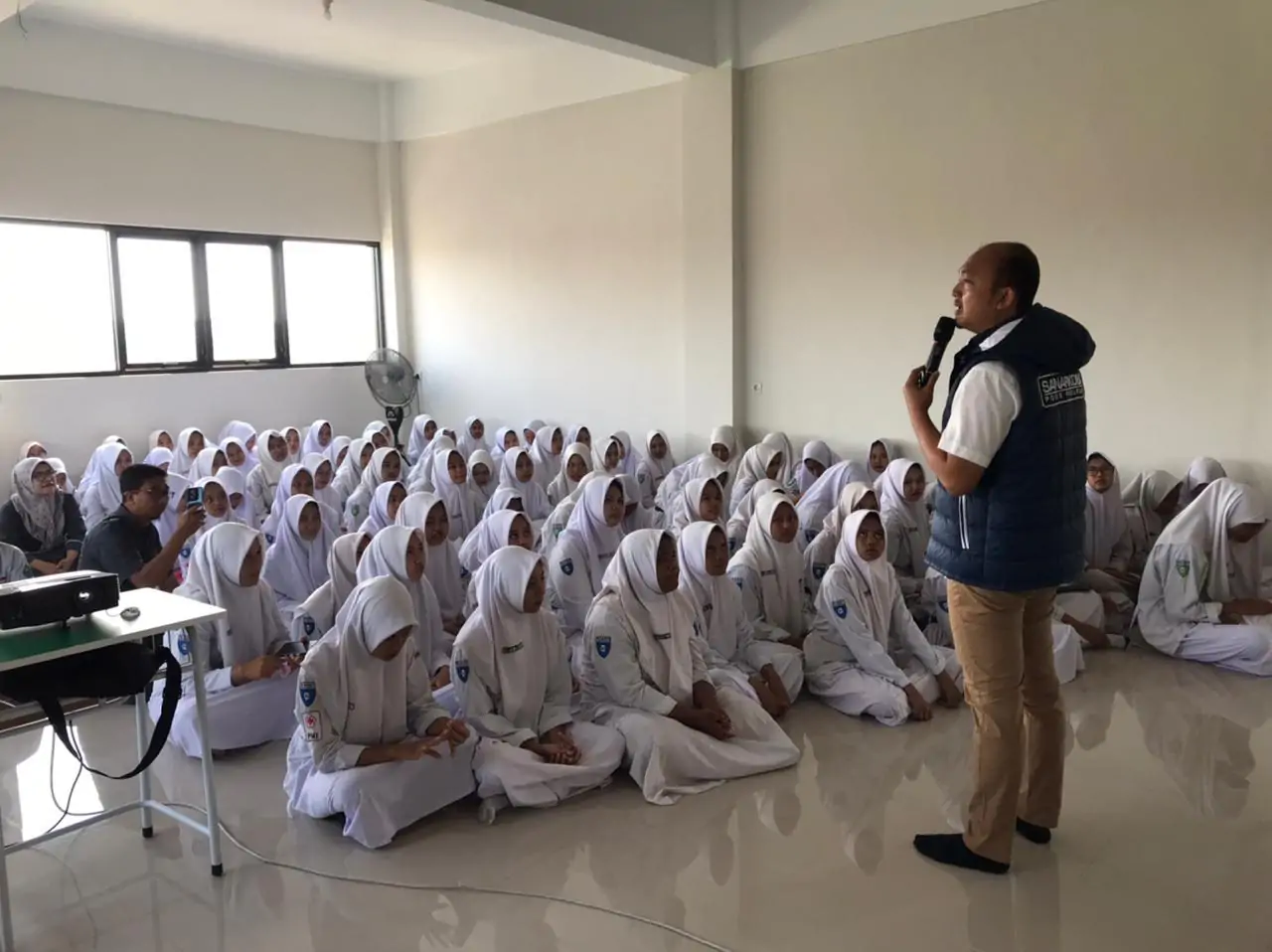 Satresnarkoba Polres Pasuruan Sosialisasi Bahaya Narkoba di SMA Walisongo Gempol