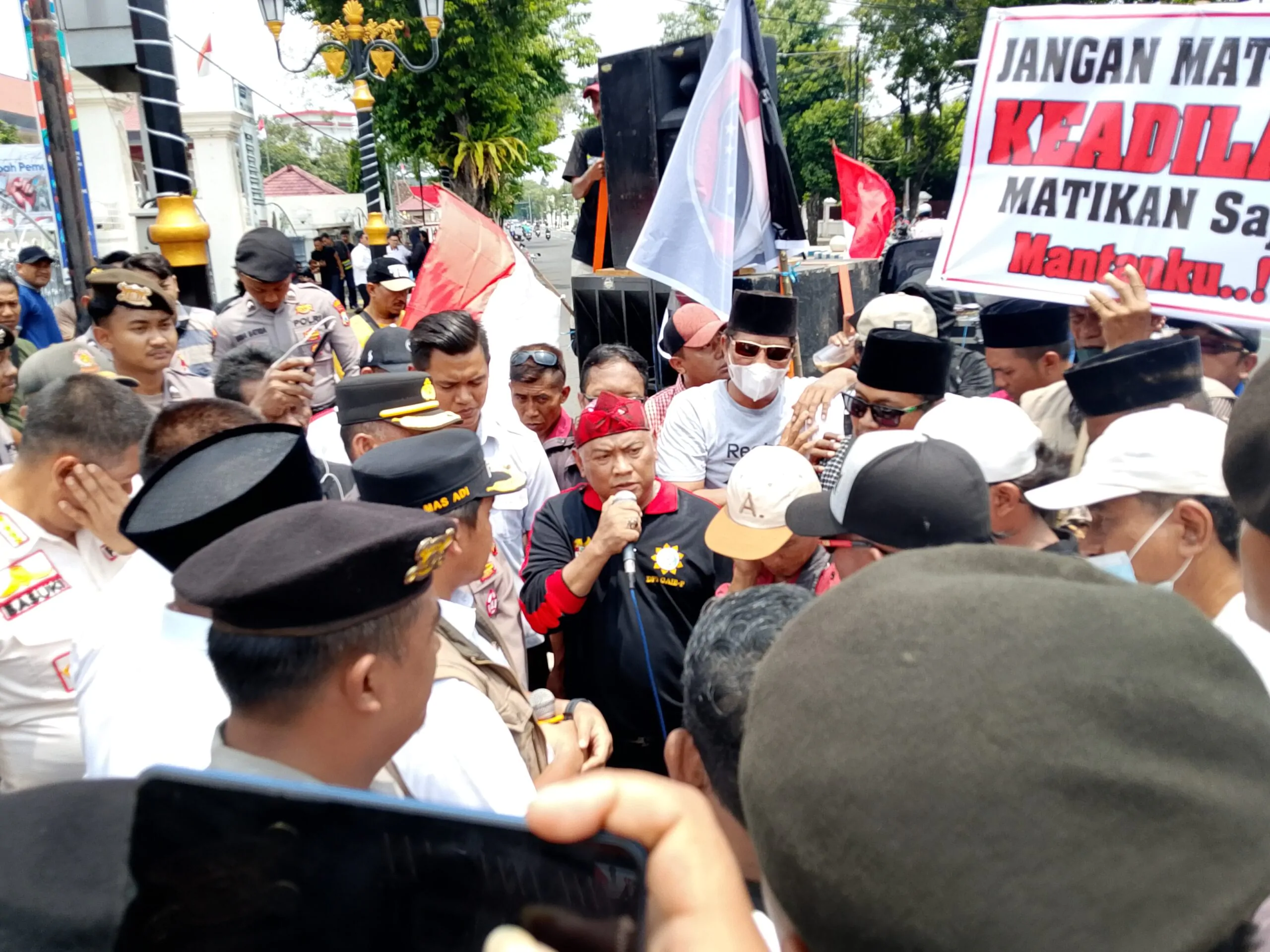 FRPB dan Gabungan LSM Demo di Balai Kota Pasuruan, Desak Kejelasan Proyek Jalur Lingkar Utara Rp 1 Triliun