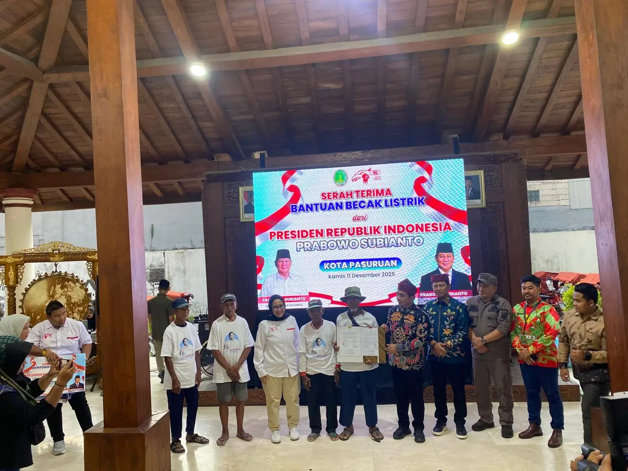 Yayasan GSN Salurkan 100 Becak Listrik untuk Tukang Becak Pasuruan, Wujud Kepedulian Presiden Prabowo kepada Pekerja Lansia