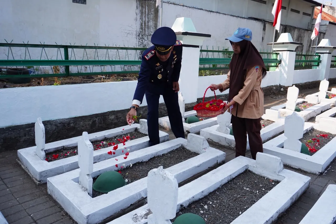 Ziarah Nasional di TMP Bangil, Kepala Rutan Bangil Tegaskan Semangat Perjuangan Pahlawan